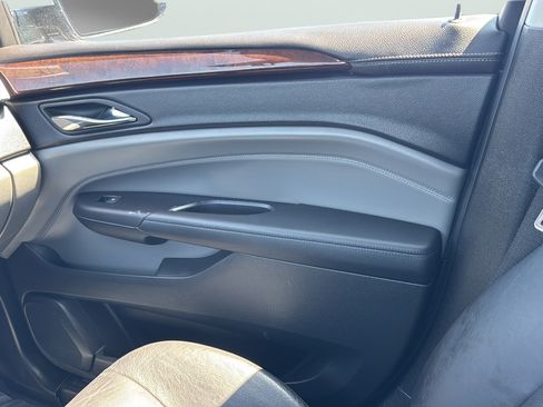 Used 2010 Cadillac SRX Luxury AWD/4WD image 17