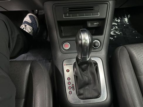 Used 2016 Volkswagen Tiguan SE image 18