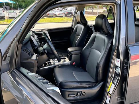 Used 2016 Toyota 4Runner SR5 Premium RWD image 8