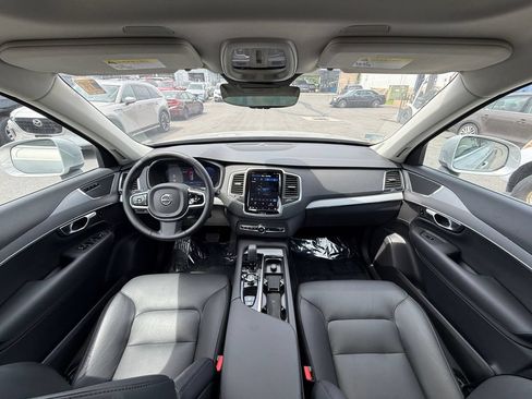 Used 2025 Volvo XC90 B5 Core AWD/4WD image 19