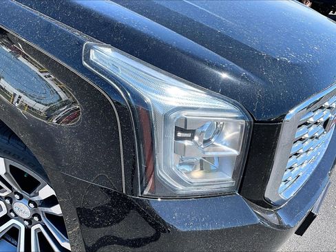 Used 2018 GMC Yukon XL Denali w/ Denali Ultimate Package AWD/4WD image 28