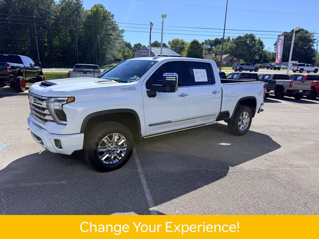 Used 2026 Chevrolet Silverado 2500 High Country w/ High Country Premium Package AWD/4WD image 2