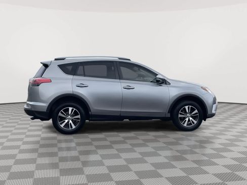 Used 2018 Toyota RAV4 XLE FWD image 9