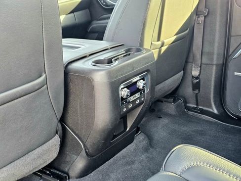 Used 2023 GMC Yukon XL Denali w/ Denali Reserve Package image 28