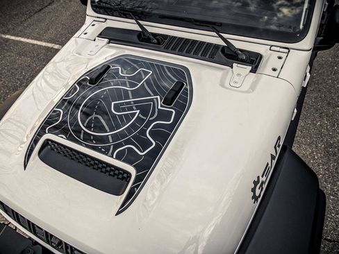 New 2026 Jeep Wrangler Unlimited Rubicon w/ Technology Group image 15