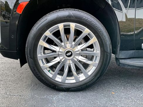 Used 2023 Cadillac Escalade Premium Luxury image 8