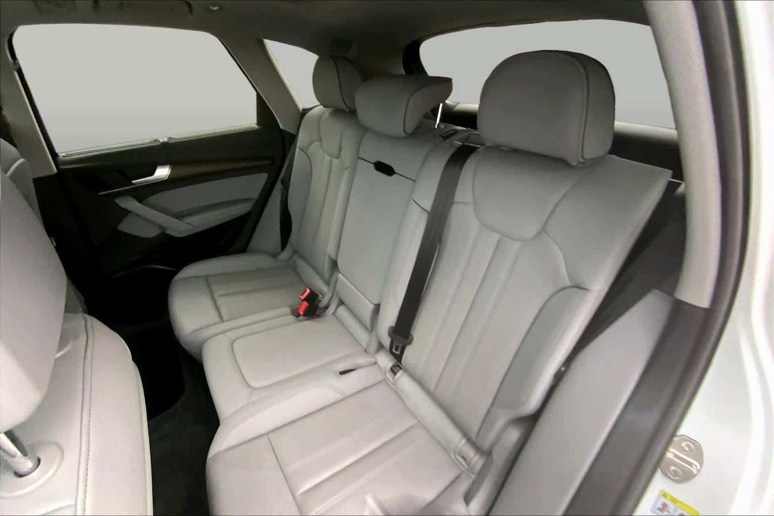 Used 2021 Audi Q5 e Premium Plus w/ Premium Plus Package AWD/4WD image 21