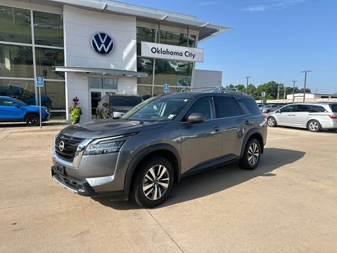 Used 2024 Nissan Pathfinder SL AWD/4WD image 1