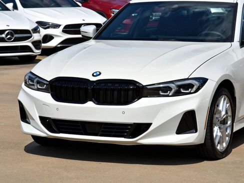 Used 2025 BMW 330i Sedan image 3