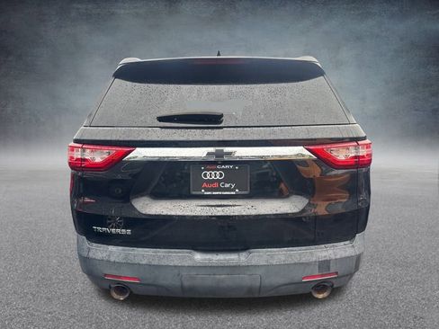 Used 2020 Chevrolet Traverse LS image 3