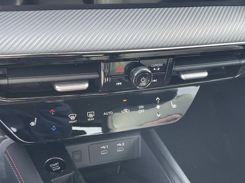 New 2026 Nissan Kicks SR w/ Cold Weather Package FWD image 24