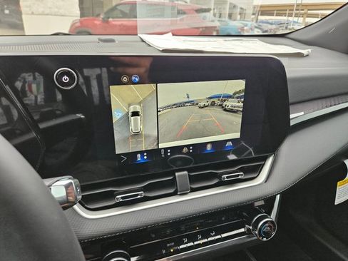 New 2026 Chevrolet Equinox LT w/ Safety and Technology Package FWD image 14