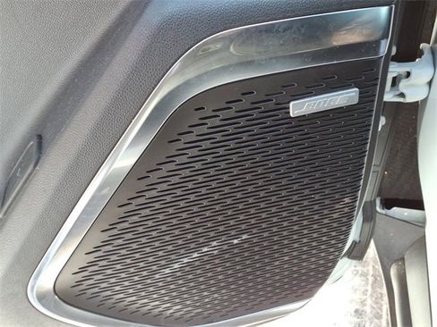 Used 2025 GMC Acadia Elevation image 17