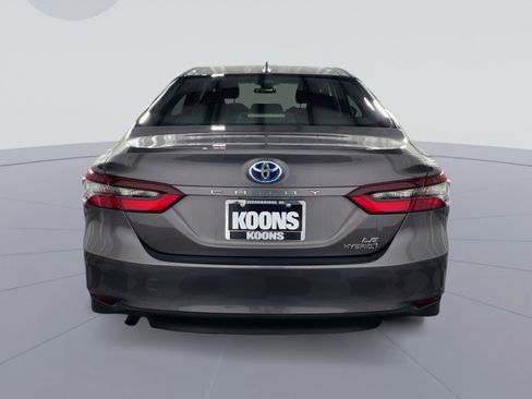 Used 2022 Toyota Camry LE image 5