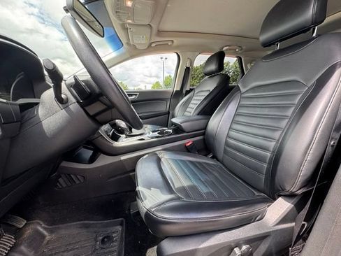 Used 2017 Ford Edge SEL w/ Equipment Group 201A AWD/4WD image 9