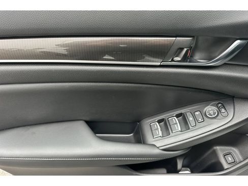 Used 2022 Honda Accord Sport image 11