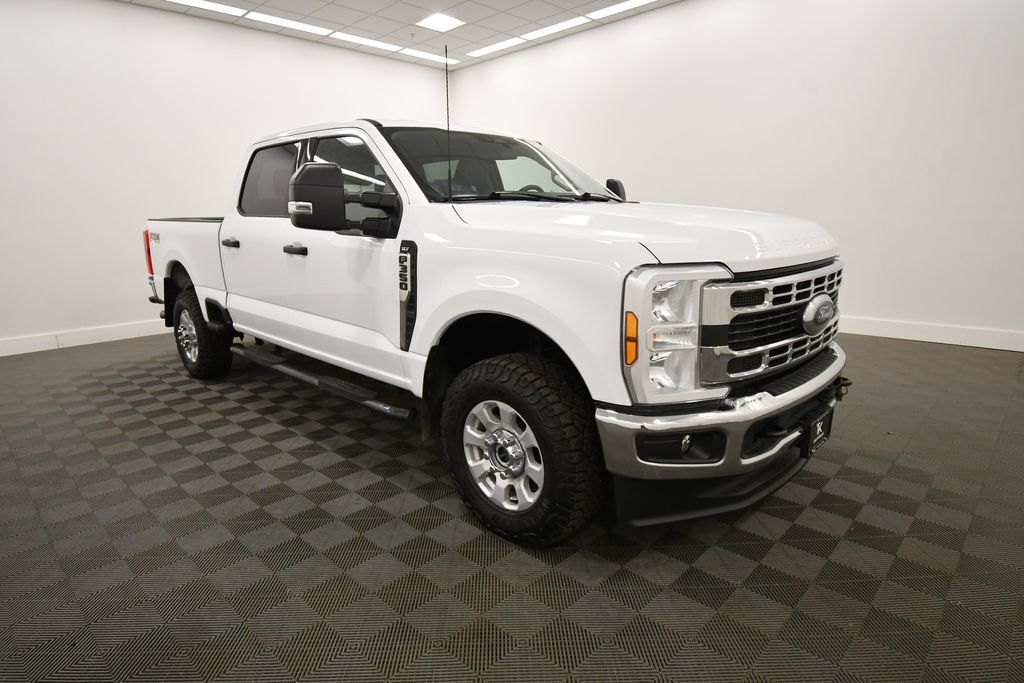 Used 2024 Ford F350 XLT w/ FX4 Off-Road Package AWD/4WD image 10