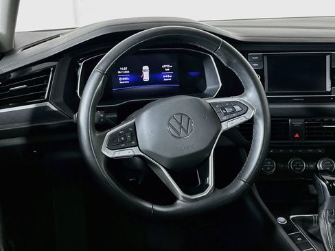 Used 2024 Volkswagen Jetta SE FWD image 18