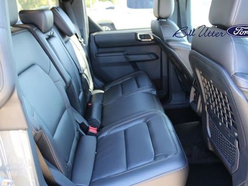 New 2025 Ford Bronco Badlands image 9