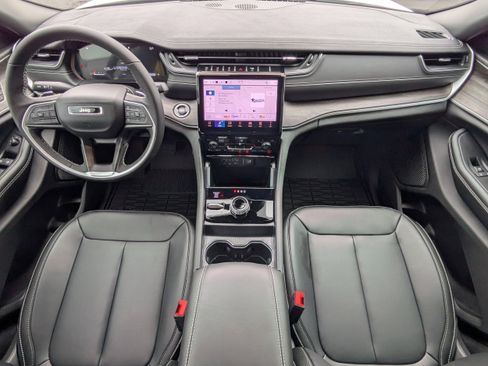 New 2025 Jeep Grand Cherokee Limited image 16