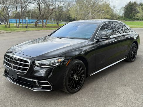 Used 2023 Mercedes-Benz S 580 4MATIC Sedan image 2