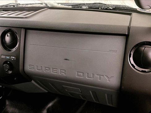 Used 2015 Ford F550 4x4 Regular Cab Super Duty image 15