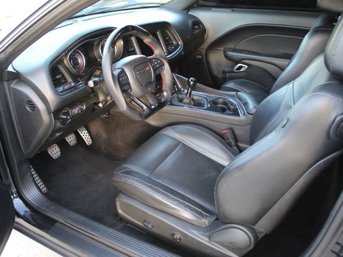 Used 2015 Dodge Challenger R/T Plus image 12