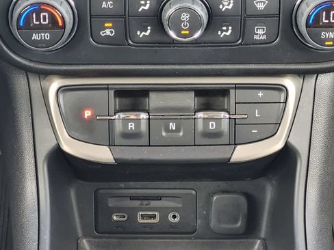 Used 2022 GMC Terrain Denali w/ Denali Premium Package AWD/4WD image 18
