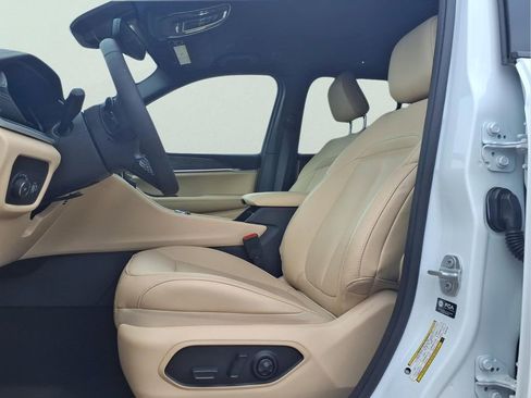 Used 2024 Jeep Grand Cherokee Limited RWD image 12