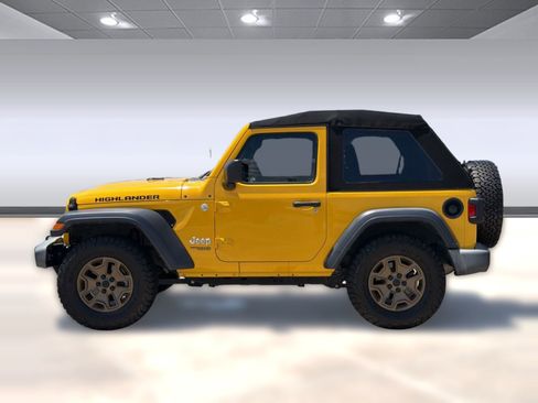 Used 2019 Jeep Wrangler Sport AWD/4WD image 2