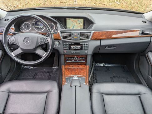 Used 2013 Mercedes-Benz E 350 4MATIC Sedan image 32