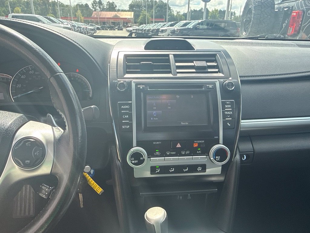 Used 2014 Toyota Camry SE FWD image 21