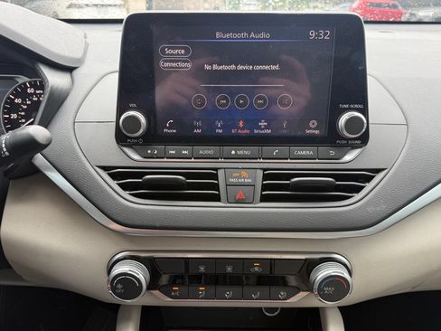 Used 2021 Nissan Altima 2.5 SV FWD image 15