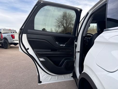 Certified 2022 Lincoln Corsair Standard w/ Equipment Group 101A image 19