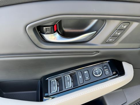 Used 2025 Honda Accord Touring image 16
