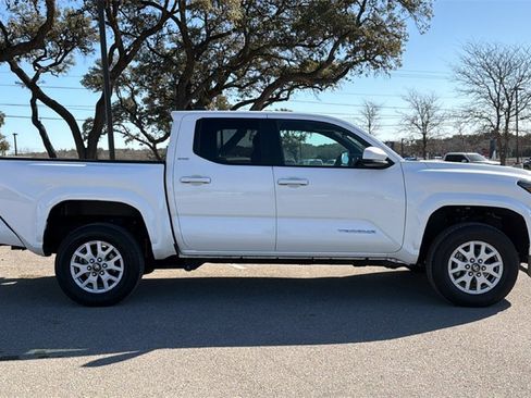 Certified 2024 Toyota Tacoma SR5 image 7