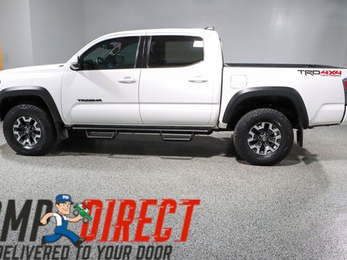 Used 2023 Toyota Tacoma TRD Off-Road w/ Technology Package AWD/4WD image 10