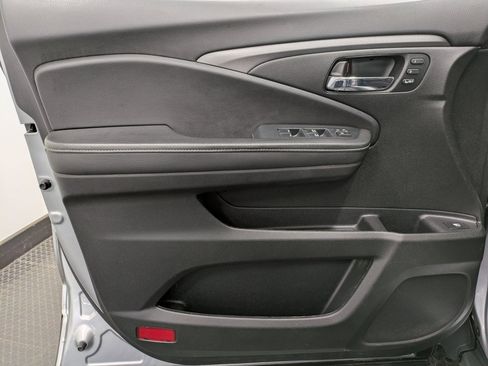 Certified 2023 Honda Ridgeline RTL image 8