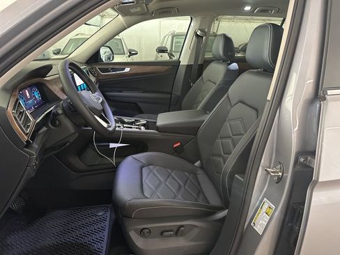 New 2026 Volkswagen Atlas SE FWD image 12