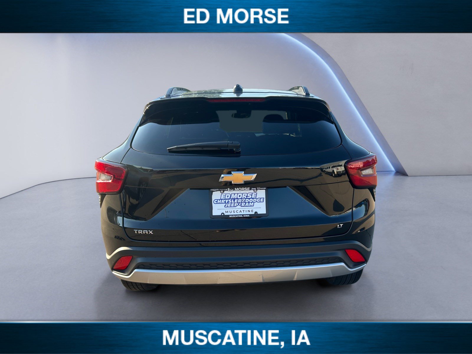 Used 2025 Chevrolet Trax LT FWD image 4
