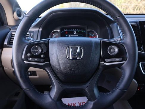 Used 2022 Honda Pilot Touring image 11