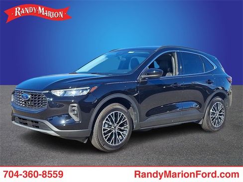 New 2025 Ford Escape SE image 1