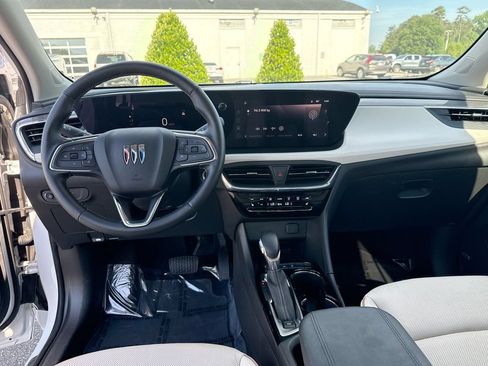 Used 2025 Buick Encore GX Avenir w/ Avenir Technology Package FWD image 8