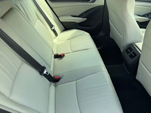 Used 2020 Honda Accord Touring image 17