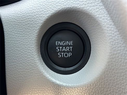 Certified 2025 Toyota Corolla Cross LE w/ Moonroof Package image 23