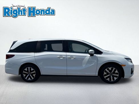 Used 2025 Honda Odyssey EX-L image 9