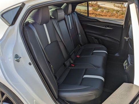 Used 2025 Toyota Camry SE image 40