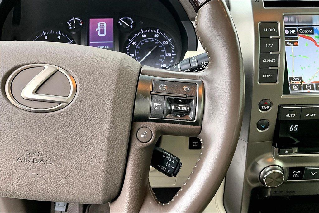 Used 2018 Lexus GX 460 Luxury w/ Preferred Accessory Package AWD/4WD image 24