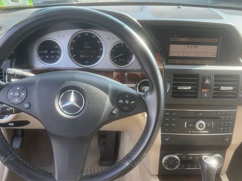 Used 2012 Mercedes-Benz GLK 350 4MATIC image 7
