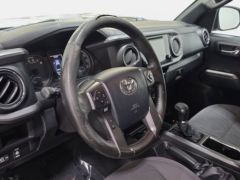 Used 2016 Toyota Tacoma TRD Sport w/ Towing Package AWD/4WD image 14